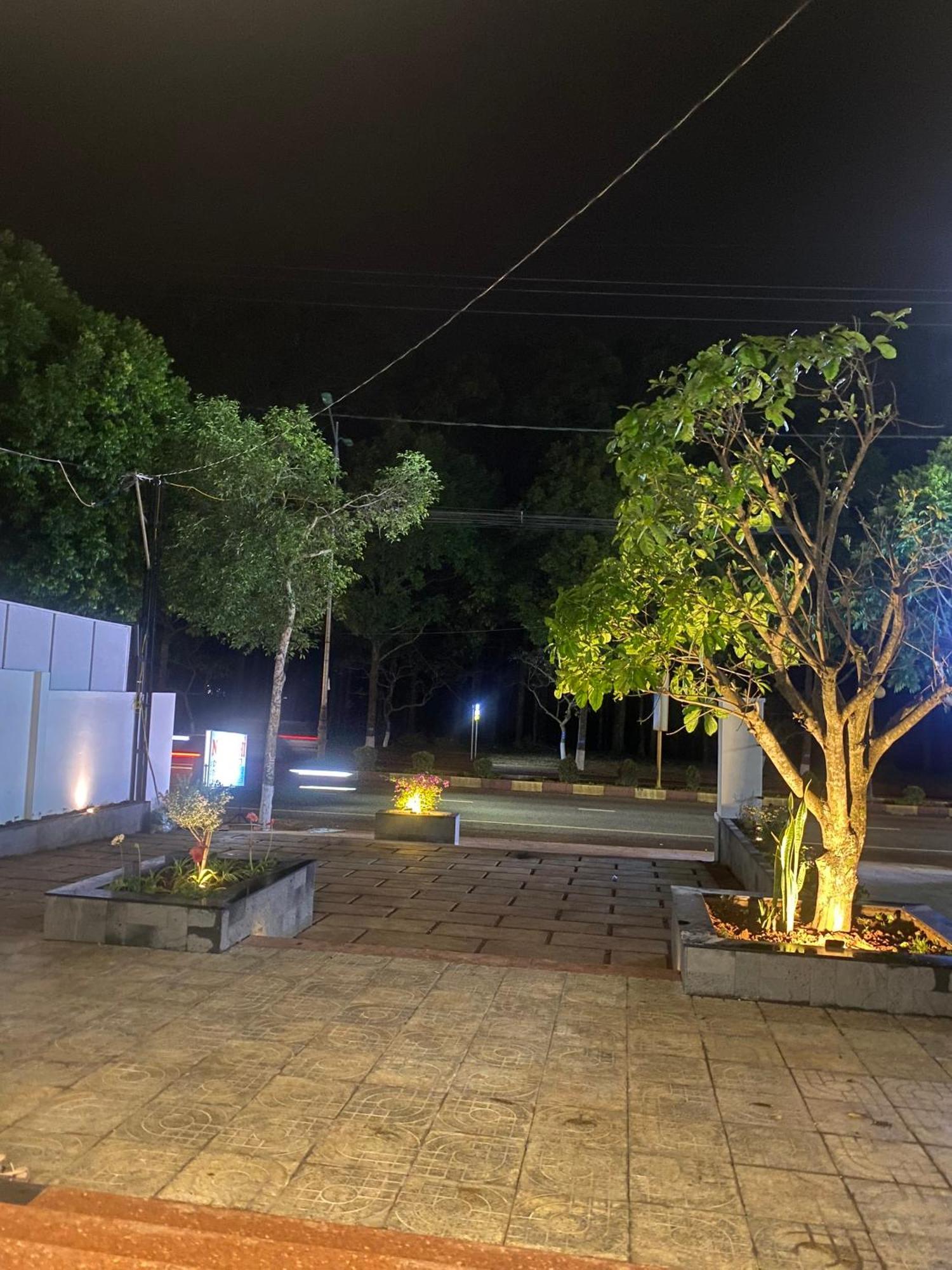 Khoi Dai Hotel Buon Ma Thuot Buitenkant foto